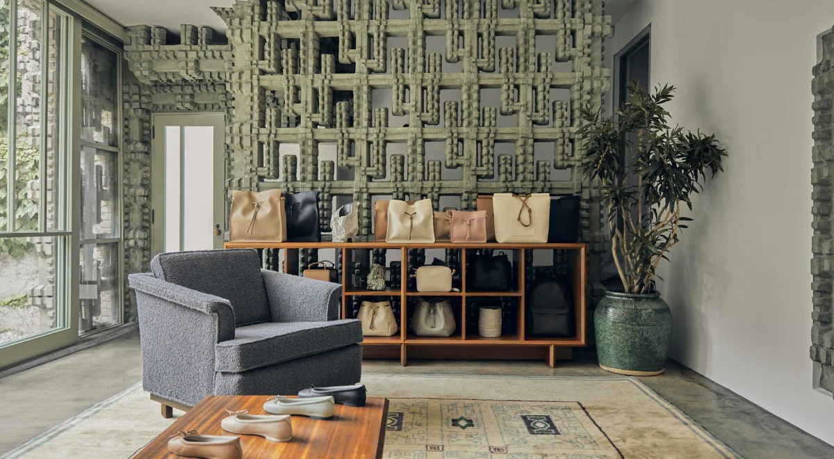 Lloyd Wright Studio